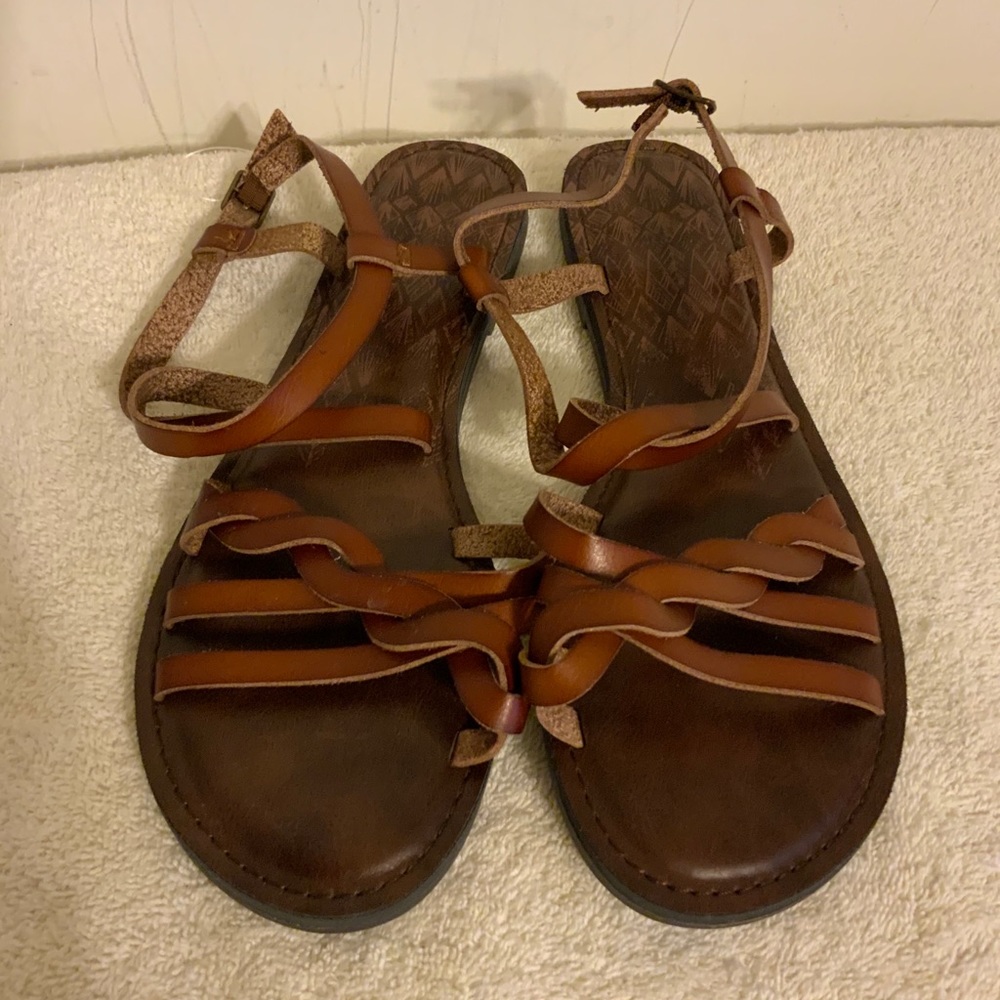Time and Tru Leather Sandals